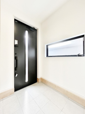 ց@P`Entrance`@ւ͉Ƃ̊Ƃ܂䂪Ƃ̃ZX肰Ȃ閣͂錺֑ÿ݂BAxɉƑقƂłSn悢ԑ؂łˁ