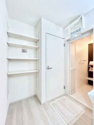 ̑@`Dressing Room`@lɂɂ͑|pipĩXgbNȂǂ[ł܂Bʏ̎[Xy[XŏZԂXbLLXI[Ղ݂ăVvȕ炵B