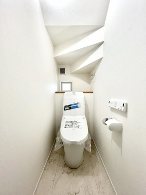 gC@`Toilet`@YEXbLEKȃEHVbgtgCł낰ԂłB1A2KɃgCXy[XǏ薾邭AKԂƂȂĂ܂gꏊ炱̔złI