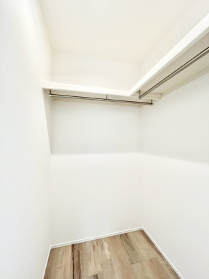 ̑@4`Walk-in Closet`@KvȂ̂R[fBl[gꗗĊmFłAgxx⏀ZԂōςރEH[NCN[[bgݒu܂BƂ̒Ƃ֗Ȏ[Xy[XB