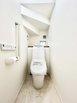 gC@`Toilet`@YEXbLEKȃEHVbgtgCł낰ԂłBgC͖g킴𓾂Ȃ́BۂłˁBgC2̂Œ̍Gɕ֗łI