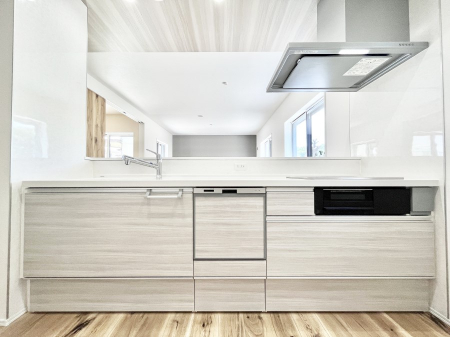 Lb`@`Kitchen`@beރrOAȂLb`BƂ́Ał͂ȂA炵AKɂꏊBΊ̖A炬̓X̂߂ɁAŐV̐ݔEdl̗pB