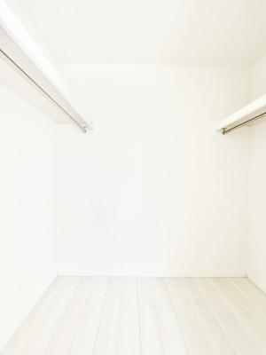 ̑@P`Walk-in Closet`@̗mĂVɂȂɂEH[NCN[[bgBmȊOɂAigȂƓdX[cP[XAXgbNiȂǉłЕtԂłB