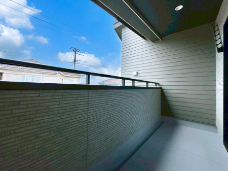 oRj[@P`Balcony`  oRj[͉z݁Azc󕨂C悭Ƃł܂B  g₷JIȃoRj[łzՂ~蒍AoRj[tZ܂B  