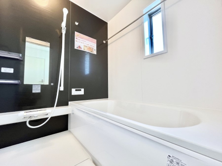 @Q`Bath Room`  t̃oX[B  z˂ޖ邢́A̓CǂgłB  ܂A@Ă܂B  CǍDłB