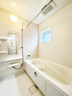 @`Bath Room`@͋C̗ŖɌătbVB@\tĂ̂ŗׂ̐@uŐ􂢏オ󕨂AJ̓VCCɂ邱Ƃ\łB