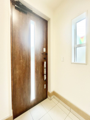 ց@`Entrance`@ւ͉Ƃ̊Ƃ܂䂪Ƃ̃ZX肰Ȃ閣͂錺֑ÿ݂BAxɉƑقƂłSn悢ԑ؂łˁ