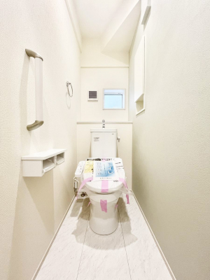 gC@`Toilet`@YEXbLEKȃEHVbgtgCł낰ԂłBgC͖g킴𓾂Ȃ́BۂłˁBgC2̂Œ̍Gɕ֗łI