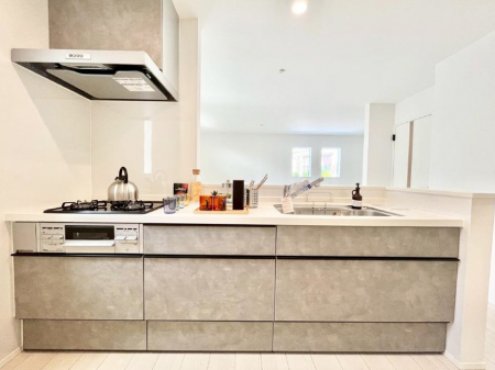 Lb`@`Kitchen`@LĎg₷Lb`ȂƑłɗAЕtԂȂłႢ܂[Ղ肠̂ŁAƐȈۂۂĂ܂B