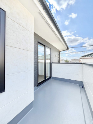 oRj[@`Balcony`  oRj[͉z݁Azc󕨂C悭Ƃł܂B  g₷JIȃoRj[łzՂ~蒍AoRj[tZ܂B  