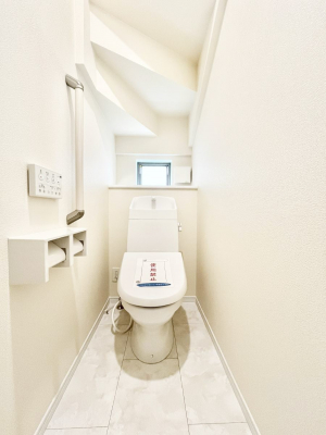 gC@`Toilet`@YEXbLEKȃEHVbgtgCł낰ԂłB1A2KɃgCXy[XǏ薾邭AKԂƂȂĂ܂gꏊ炱̔złI