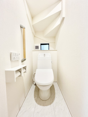 gC@`Toilet`@YEXbLEKȃEHVbgtgCł낰ԂłB1A2KɃgCXy[XǏ薾邭AKԂƂȂĂ܂gꏊ炱̔złI