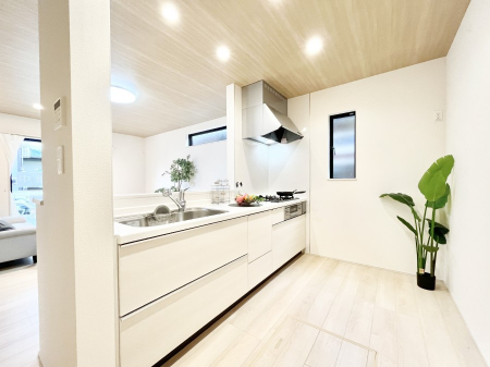 Lb`@`Kitchen`@R鑋̂Lb`gꏊ炱Agl܂BƂLb`R[i[͎LȎdオƂȂĂ܂B