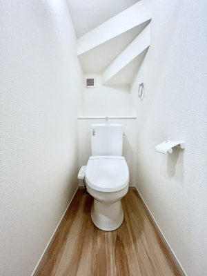 gC@`Toilet`  YEXbLEKȃEHVbgtgCł낰ԂłB  gC͖g킴𓾂Ȃ́BۂłˁB  gC2̂Œ̍Gɕ֗łI