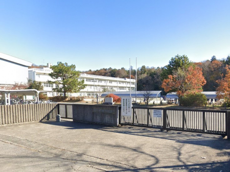 ���ӊ��@���w�Z 700m �l�X���s�������w�Z