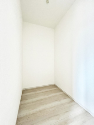 ̑@`Walk-in Closet`@KvȂ̂R[fBl[gꗗĊmFłAgxx⏀ZԂōςރEH[NCN[[bgݒu܂BƂ̒Ƃ֗Ȏ[Xy[XłB