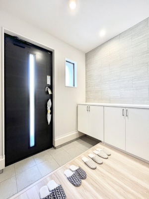 ց@P`Entrance`@Ƃ̒łql}ŏ̏ꏊł錺ւ́AƂ̈ۂ̂̂łILxȌ֎[ŁAYɕۂƂo܂􌺊ւɂ͂Ղ[̉ʔI