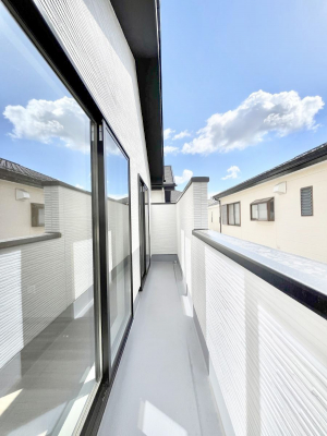 oRj[@P`Balcony`  oRj[͉z݁Azc󕨂C悭Ƃł܂B  g₷JIȃoRj[łzՂ~蒍AoRj[tZ܂B  