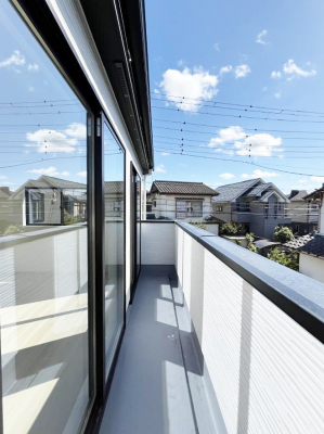 oRj[@`Balcony`  oRj[͉z݁Azc󕨂C悭Ƃł܂B  g₷JIȃoRj[łzՂ~蒍AoRj[tZ܂B  