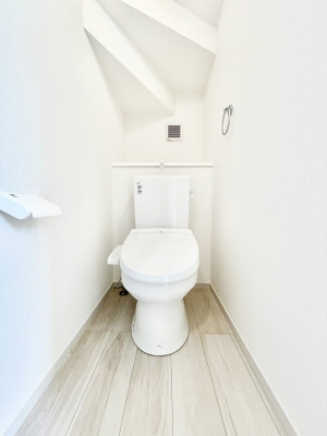 gC@`Toilet`@YEXbLEKȃEHVbgtgCł낰ԂłBgC͖g킴𓾂Ȃ́BۂłˁBgC2̂Œ̍Gɕ֗łI