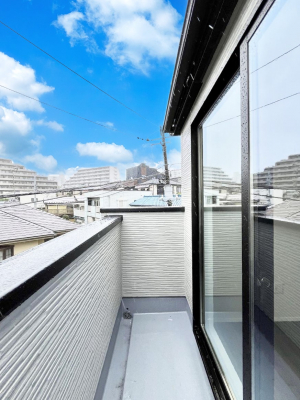 oRj[@P`Balcony`  oRj[͉z݁Azc󕨂C悭Ƃł܂B  g₷JIȃoRj[łzՂ~蒍AoRj[tZ܂B  