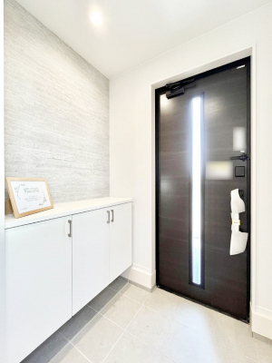 ց@`Entrance`@Ƃ̒łql}ŏ̏ꏊł錺ւ́AƂ̈ۂ̂̂łILxȌ֎[ŁAYɕۂƂo܂􌺊ւɂ͂Ղ[̉ʔI