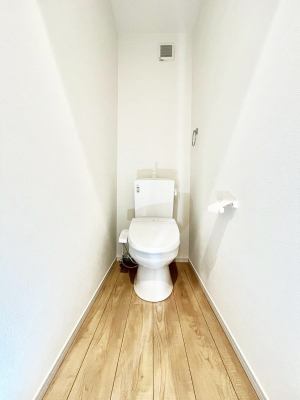 �g�C���@�����`Toilet�`�@�Y��E�X�b�L���E���K�ȃE�H�V�����b�g�t�g�C���ł��낰���Ԃł��B�g�C���͖����g�킴��𓾂Ȃ����́B����������ۂ������ł��ˁB�g�C����2��������̂Œ��̍��G���ɕ֗��ł��I