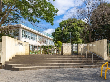 ���ӊ��@���w�Z 1500m ���P�J�s���k�����w�Z