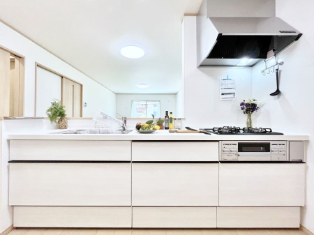 Lb`@`Kitchen`@u͉낤vȃLb`Ȃv藿łႢ܂BLb`̓rO]ł܂BƑȂ邨Ƃɂ܂B