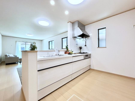 Lb`@`Kitchen`  rOnJE^[Lb`B  ȂƑƃR~jP[VƂ邾łȂA傫ȊJ邱Ƃł܂B  ql̐邱Ƃł܂ˁI