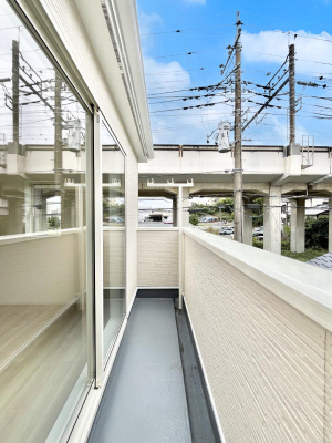 oRj[@Q`Balcony`@̃oRj[̑Oɂ͉_ȊOɑzՂ̂܂B󕨂₷A薾邭ĈĂ܂BƑS̐󕨂CɊ܂B