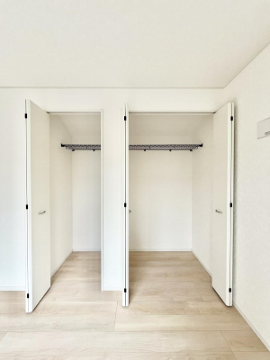 [@Q`Closet`@ǖʃN[[bg΃^XuKvȂAôȂXbLԂێł܂BꂽXy[XLɊpłBߗނ̕iȂǂՂ[o܂ˁ