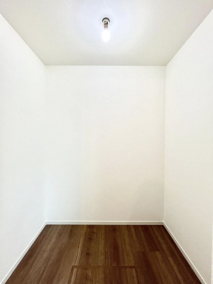 ̑@EH[NCN[[bgtŐԂLpł܂B