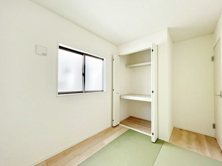 ̑ρ@P`Japanese Room`@aʂȎԁA炩ȏt̂炩ȎA~͂̎炷zƂԁAoNɂĕ\ςʂȏꏊAƑ݂Ȃ̂Cɓ̋ԁB