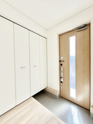 ց@P`Entrance`@Ƃ̒łql}ŏ̏ꏊł錺ւ́AƂ̈ۂ̂̂łILxȌ֎[ŁAYɕۂƂo܂􌺊ւɂ͂Ղ[̉ʔI