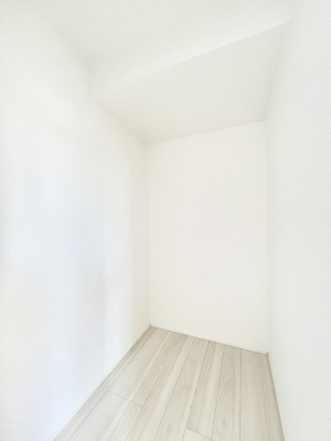 ̑@`Walk-in Closet`@KvȂ̂R[fBl[gꗗĊmFłAgxx⏀ZԂōςރEH[NCN[[bgݒu܂BƂ̒Ƃ֗Ȏ[Xy[XłB