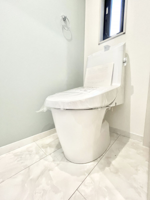 �g�C���@�g�C����1�K��2�K���ꂼ��ɔz�u����Ă��ĂƂĂ��֗��ł��B 