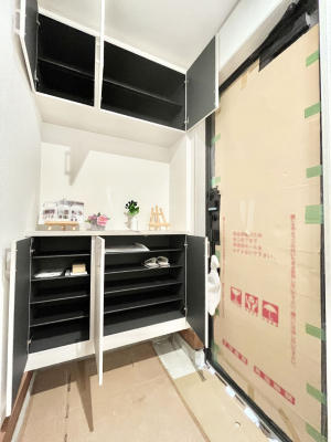 ���̑����ρ@�����Ղ���[�ł���V���[�Y�{�b�N�X�ŉƑ��S���̌C���A���ւ�������B  