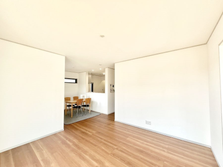 ���r���O�@�������������͋C�̂k�c�j�͉Ƒ��݂�Ȃ̉��K���  