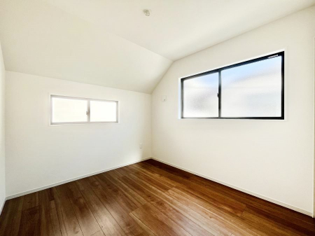 Q@P`Bed Room`@}VƈႢ̂ˌẴbgłBƑƂŎ苷ɊĂZ܂ˌĂł͊evCoV[ۂƂł܂B