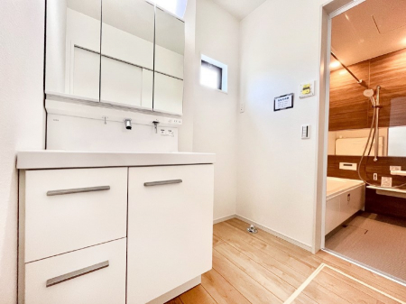 ʑEʏ@Ƃ̐ʃXy[XŒ̐gxxX[Y