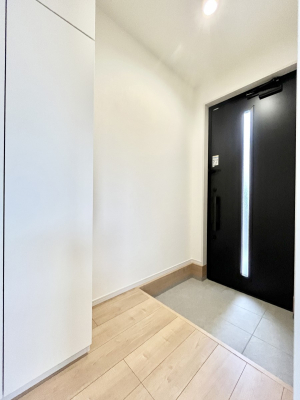 ց@P`Entrance`@ւ͉Ƃ̊Ƃ܂䂪Ƃ̃ZX肰Ȃ閣͂錺֑ÿ݂BAxɉƑقƂłSn悢ԑ؂łˁ