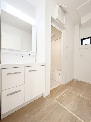 ���̑��@�������R�������`Dressing Room�`�@�Â��Ȃ肪���Ȑ��ʏ�����������ƍ̌��Ɗ��C���\�Ȃ̂ŋC�����悭���g�������܂��B�O�ʋ��^�C�v�̐��ʑ�͋������[�ŎU�炩�肪���Ȑ��ʏ����X�b�L����