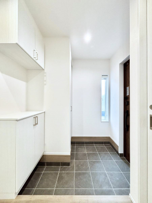 ց@P`Entrance`@Ƃ̒łql}ŏ̏ꏊł錺ւ́AƂ̈ۂ̂̂łILxȌ֎[ŁAYɕۂƂo܂􌺊ւɂ͂Ղ[̉ʔI