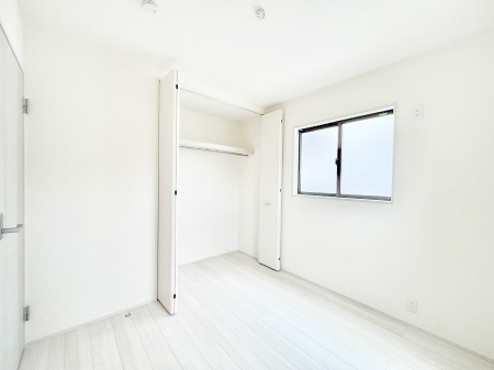 Q@Q`Bed Room`  ɂ͎[N[[bgIiĝm⏬͂AGߕ̂mȂǂƐڂ܂܂B  ԂLgpł܂ˁB
