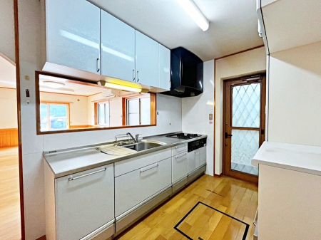 Lb`@`Kitchen`@LĎg₷Lb`ȂƑłɗAЕtԂȂłႢ܂[Ղ肠̂ŁAƐȈۂۂĂ܂B