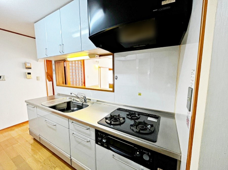 Lb`@`Kitchen`  rOnJE^[Lb`B  ȂƑƃR~jP[VƂ邾łȂA傫ȊJ邱Ƃł܂B  ql̐邱Ƃł܂ˁI