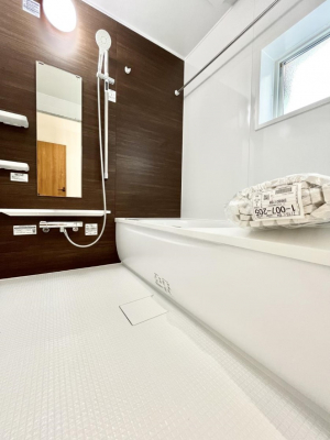@`Bath Room`@͋C̗ŖɌătbVB@\tĂ̂ŗׂ̐@uŐ􂢏オ󕨂AJ̓VCCɂ邱Ƃ\łB