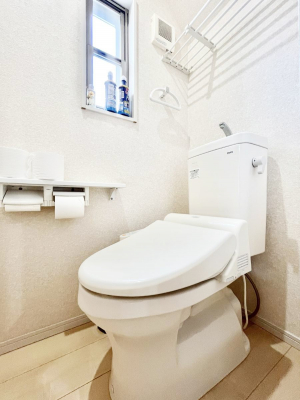 gC@`Toilet`@YEXbLEKȃEHVbgtgCł낰ԂłB1A2KɃgCXy[XǏ薾邭AKԂƂȂĂ܂gꏊ炱̔złI