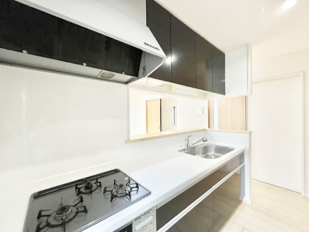 Lb`@`Kitchen`@LĎg₷Lb`ȂƑłɗAЕtԂȂłႢ܂[Ղ肠̂ŁAƐȈۂۂĂ܂B